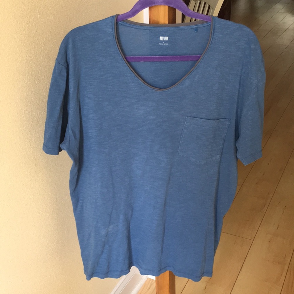Men’s Uniqulo t-shirt Large Blue